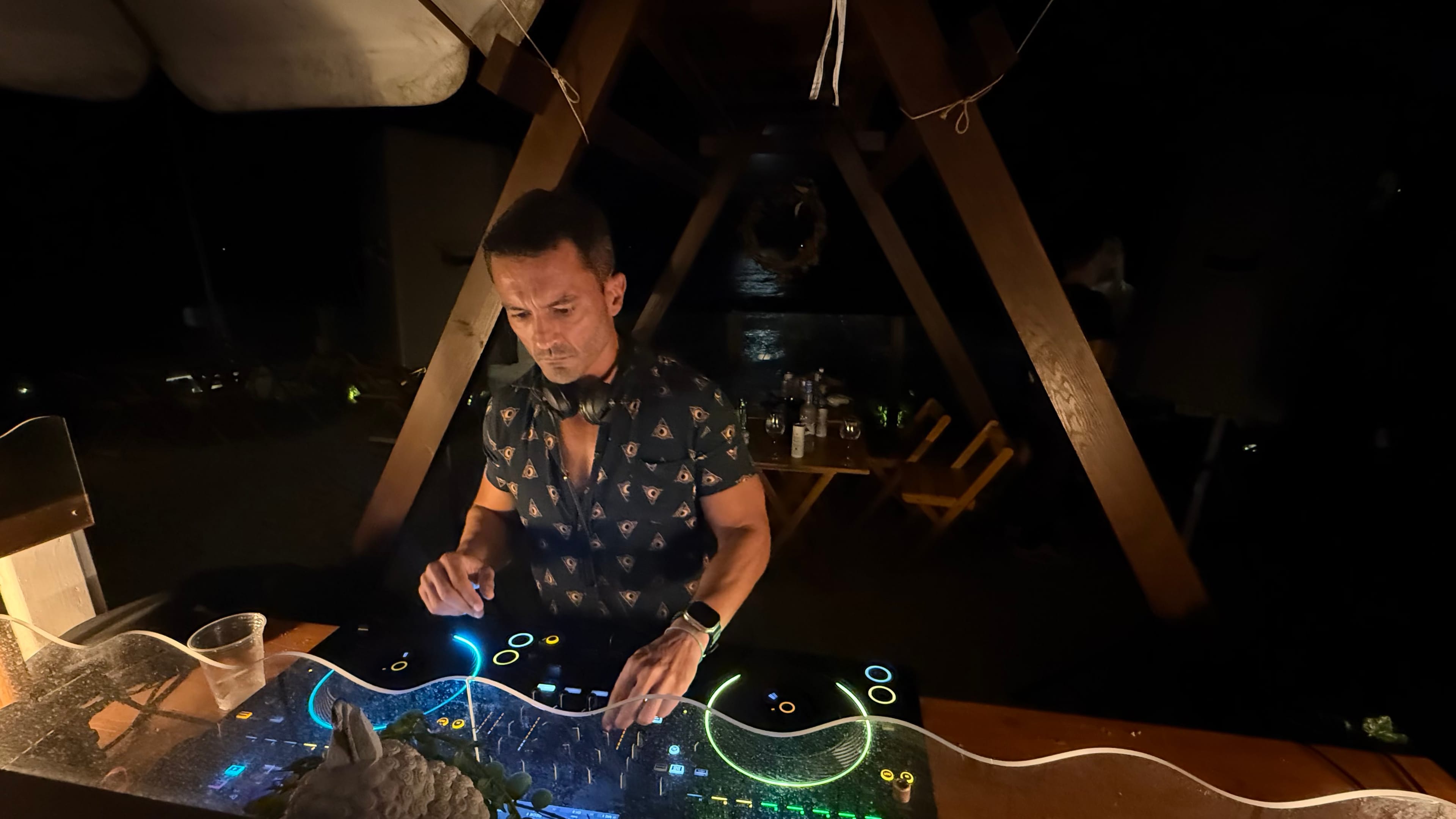 ΛLΣ — set noturno