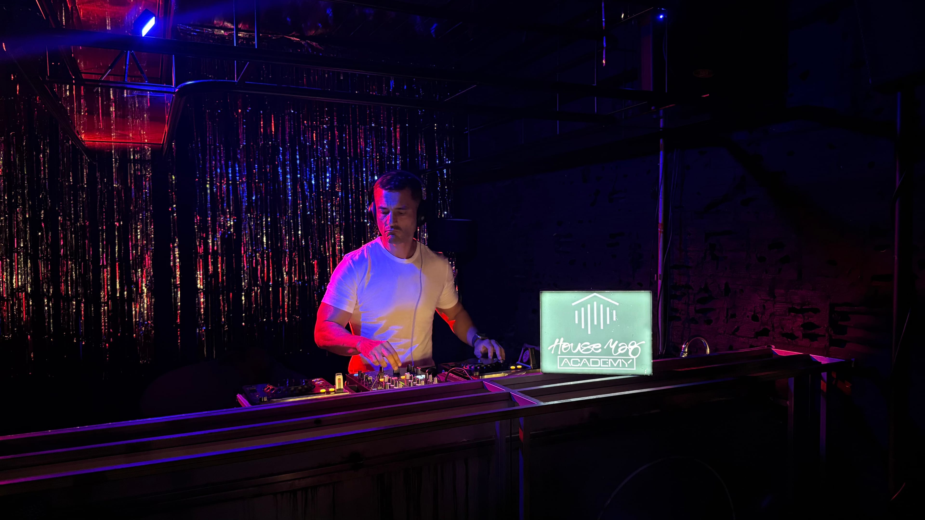 ΛLΣ — House Mob Academy